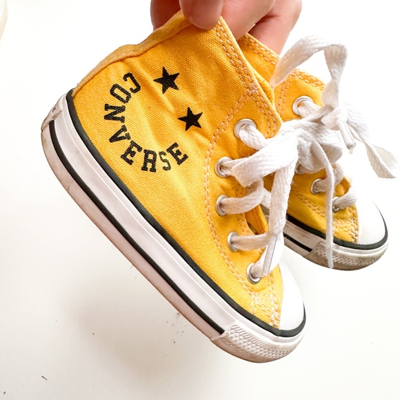 Toddler Size 6 Converse Chuck Taylor ALL STAR SMILE CHEERFUL High Top Yellow - Picture 3 of 4